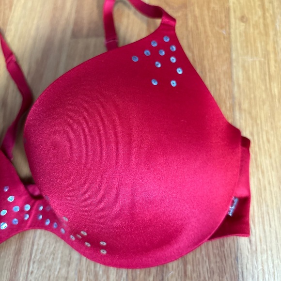 π¨3X$30π¨ La SENZA Red and Silver Embellished Bra - Picture 3 of 8